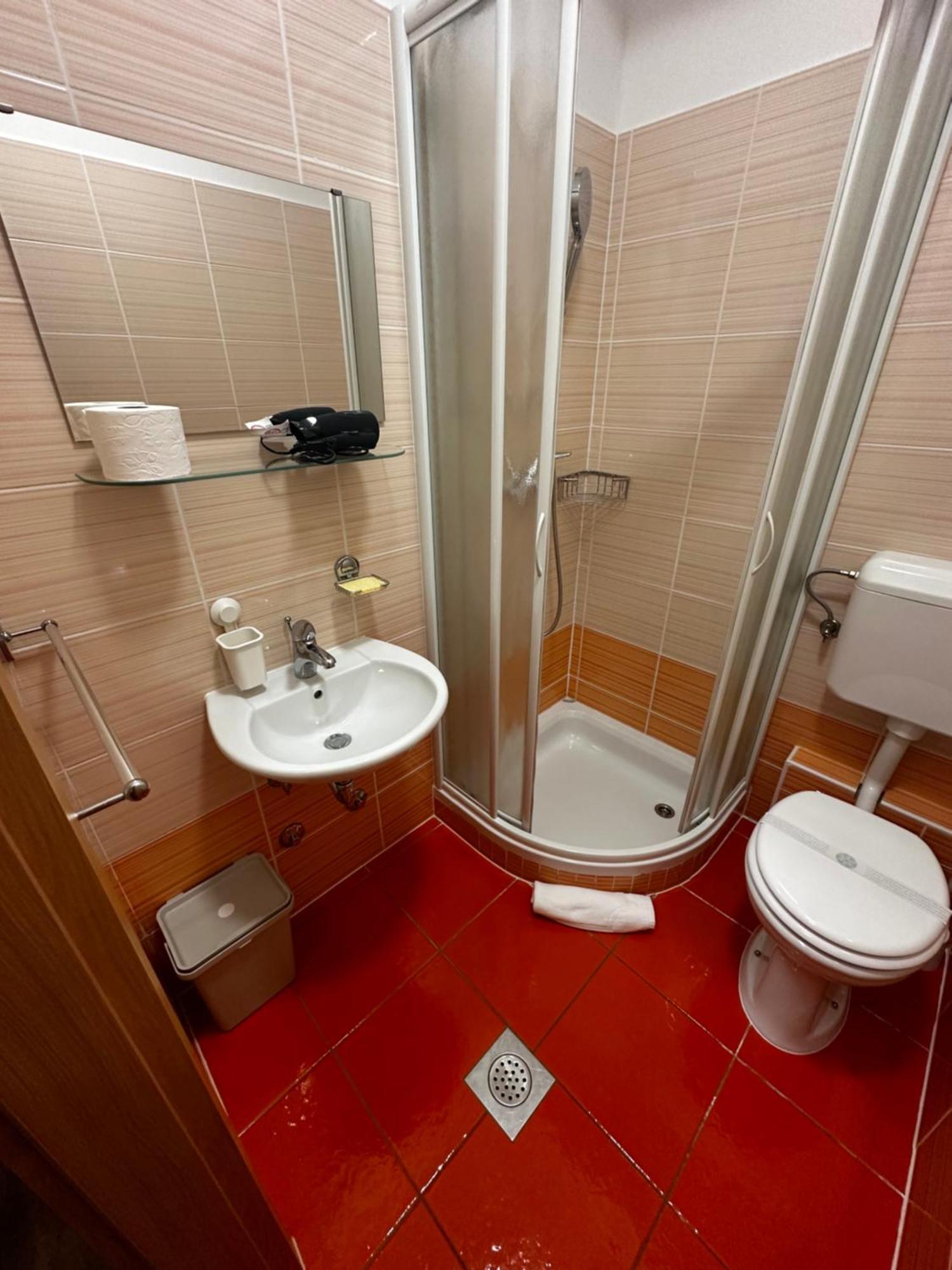 Vila Borealis Komen Ngoại thất bức ảnh